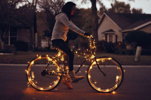 Balade Nocturne à Vélo. Osez le vélo la nuit @ Place de la Brèche